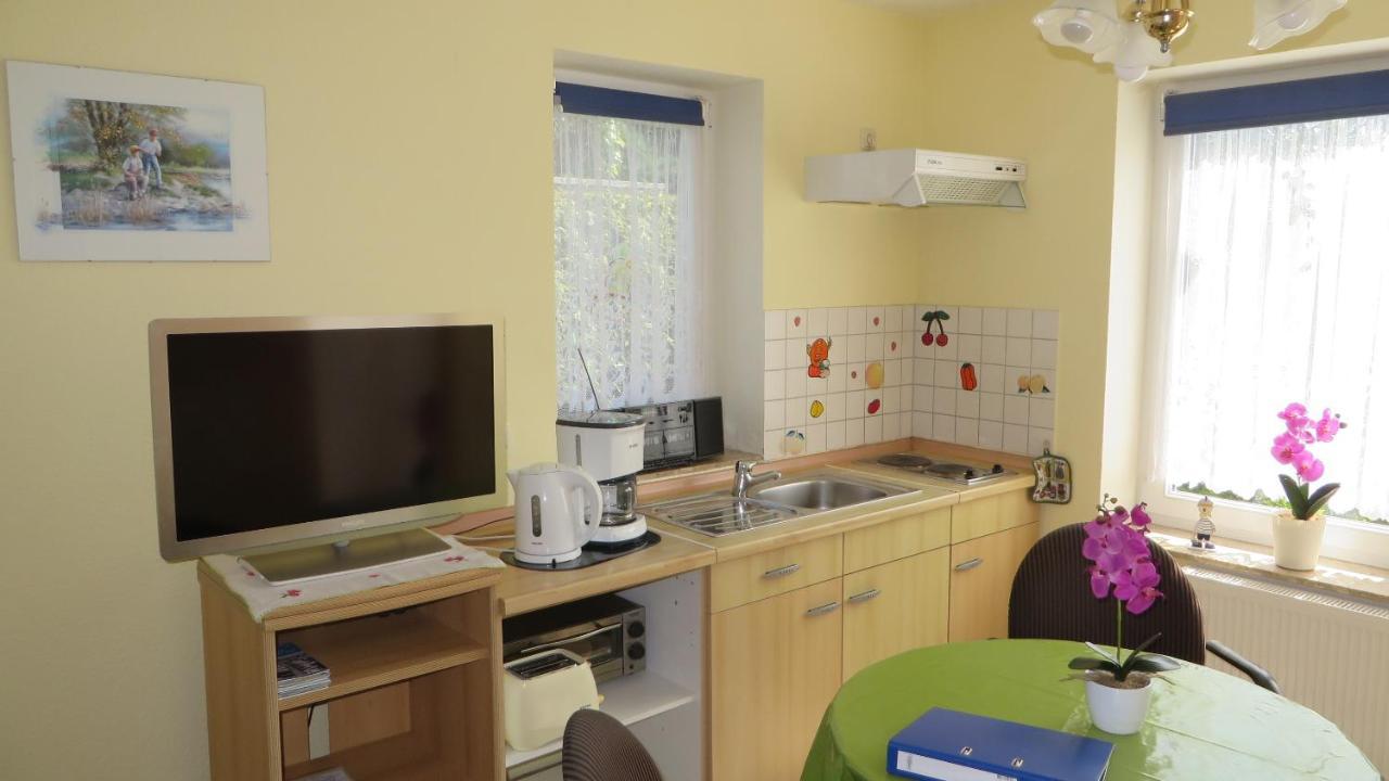Ferienwohnungen "Marie" Mit Terrassen, Inclusive Park- Und Stellplaetze Am Haus, Mueritz-Strand Nur 700M, Altstadt 10Min, Ruhige Lage, Waren  Ngoại thất bức ảnh