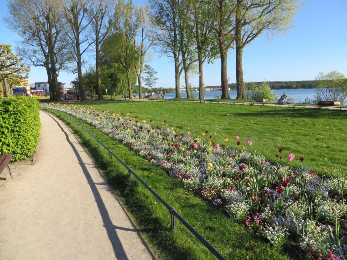 Ferienwohnungen "Marie" Mit Terrassen, Inclusive Park- Und Stellplaetze Am Haus, Mueritz-Strand Nur 700M, Altstadt 10Min, Ruhige Lage, Waren  Ngoại thất bức ảnh