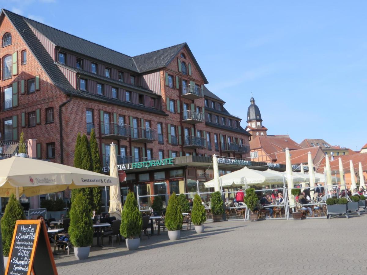 Ferienwohnungen "Marie" Mit Terrassen, Inclusive Park- Und Stellplaetze Am Haus, Mueritz-Strand Nur 700M, Altstadt 10Min, Ruhige Lage, Waren  Ngoại thất bức ảnh